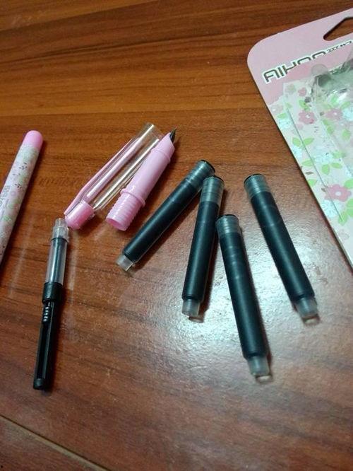 钢笔成人装墨囊视频教学,轻松掌握成人装墨技巧-第1张图片-抖抈免费版app 钢笔成人装墨囊视频教学,轻松掌握成人装墨技巧-第1张图片-抖抈免费版app