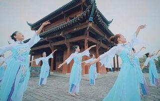 红马古典成人舞蹈视频大全,领略传统艺术魅力-第1张图片-抖抈免费版app 红马古典成人舞蹈视频大全,领略传统艺术魅力-第1张图片-抖抈免费版app