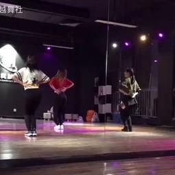 越绣越美舞蹈视频成人,舞蹈视频中的生命律动与人生感悟-第1张图片-抖抈免费版app 越绣越美舞蹈视频成人,舞蹈视频中的生命律动与人生感悟-第1张图片-抖抈免费版app