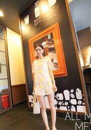 成人短裤套装直播视频,成人短裤套装新品秀，时尚潮流一网打尽-第1张图片-抖抈免费版app