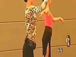 表演舞蹈完整视频成人,从舞蹈视频中感悟生命律动-第2张图片-抖抈免费版app