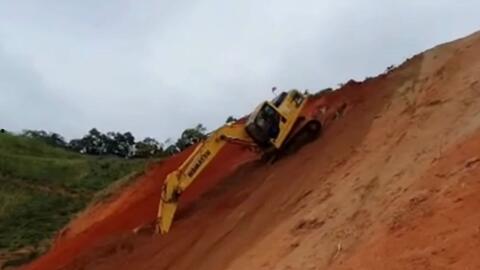 挖机成人搞笑视频大全播放-第1张图片-抖抈免费版app