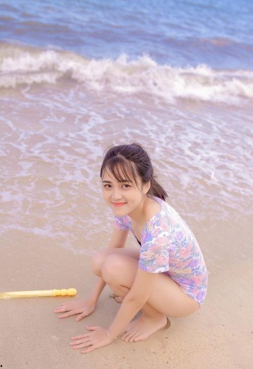 成人女肥大泳衣视频,成人女肥大泳衣时尚秀-第1张图片-抖抈免费版app
