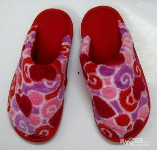 成人棉拖鞋测评视频,揭秘成人棉拖鞋的舒适与品质-第3张图片-抖抈免费版app